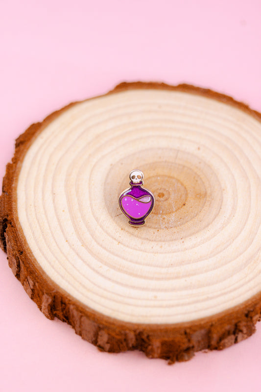 Mini Garotting Gas Potion Pin
