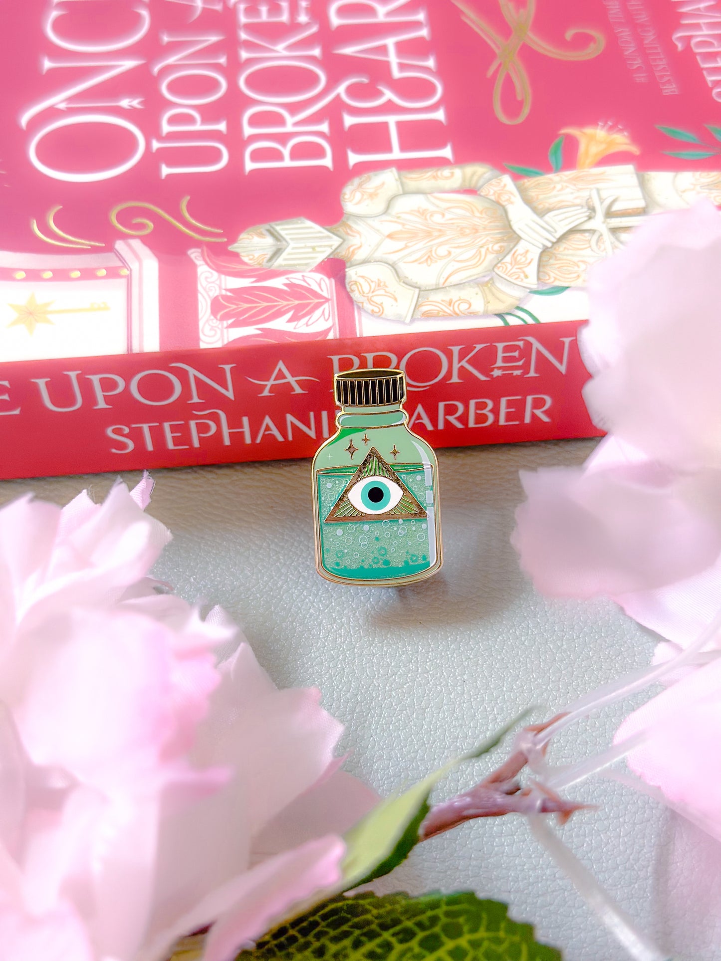 Wideye Potion Pin