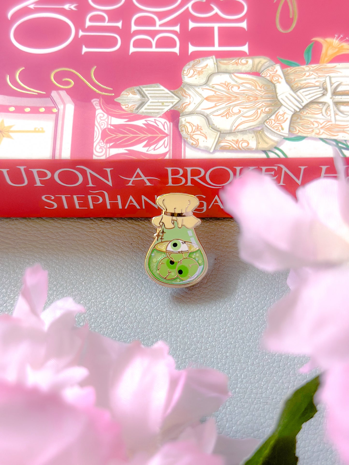 Eye of Newt Potion Pin