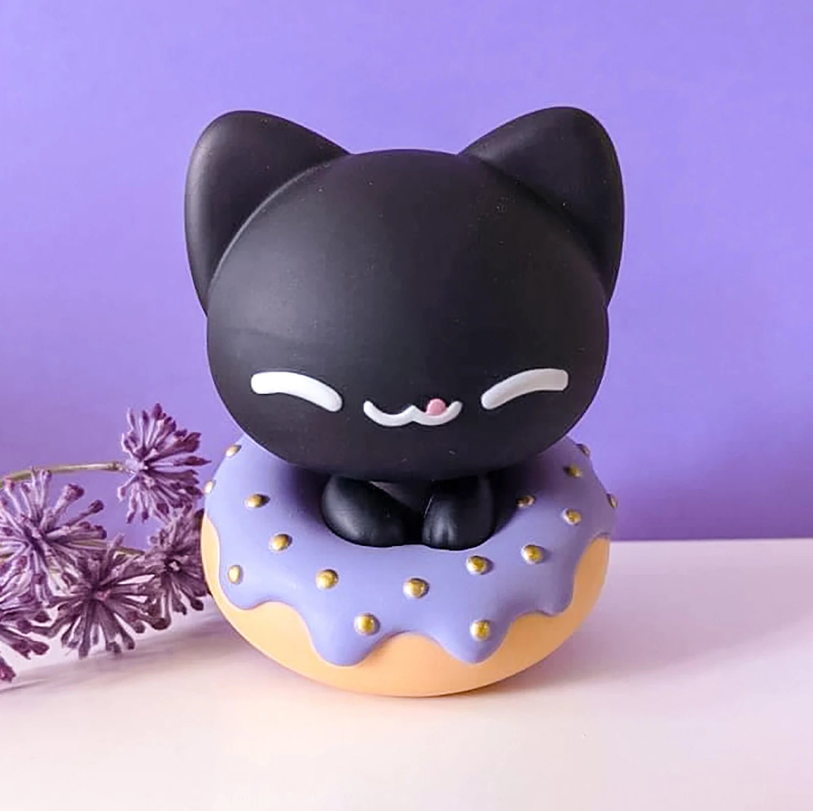 Dōnatsu Neko - Kuro Vinyl Figurine – PEPZART Dōnatsu Neko - Kuro Vinyl Figurine – PEPZART